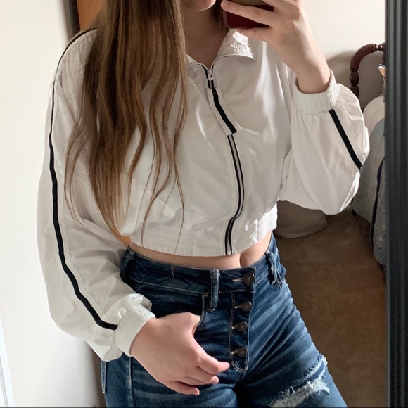 White and Black Cropped Windbreaker - Picture 2 of 4
